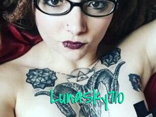 LunaSky710