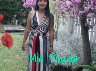 Mia_Pineda