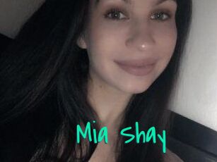 Mia_Shay
