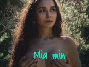 Mia_min