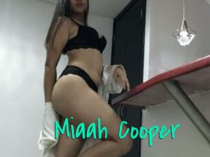 Miaah_Cooper